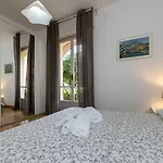 Casa Lella Con Giardino E Parcheggio Privato Finale Ligure