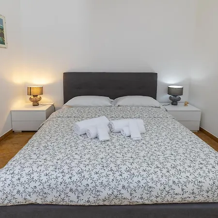 Casa Lella Con Giardino E Parcheggio Privato Apartmán Finale Ligure