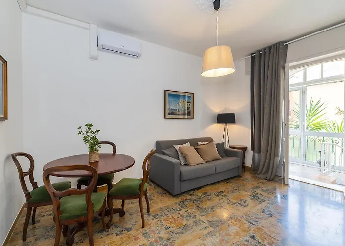 Casa Lella Con Giardino E Parcheggio Privato * Finale Ligure