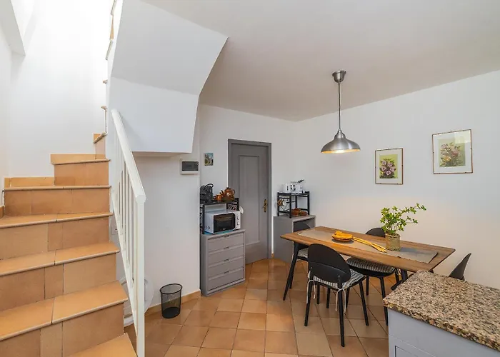 Apartment Casa Lella Con Giardino E Parcheggio Privato Finale Ligure