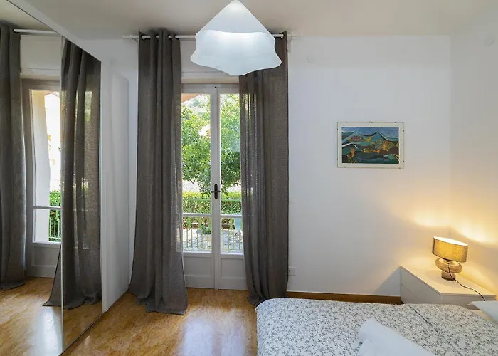 Apartment Casa Lella Con Giardino E Parcheggio Privato Finale Ligure