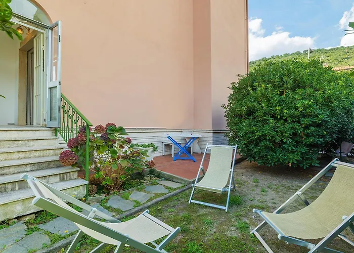 Casa Lella Con Giardino E Parcheggio Privato Finale Ligure