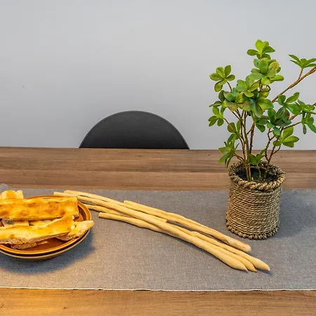 Casa Lella Con Giardino E Parcheggio Privato
