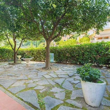 Casa Lella Con Giardino E Parcheggio Privato * Finale Ligure