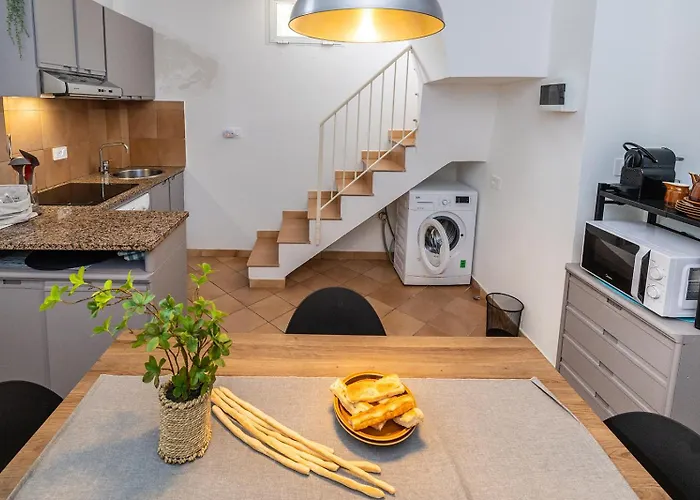 Casa Lella Con Giardino E Parcheggio Privato * Finale Ligure