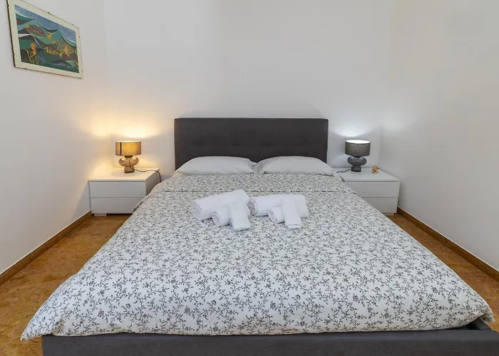 Casa Lella Con Giardino E Parcheggio Privato Appartement Finale Ligure