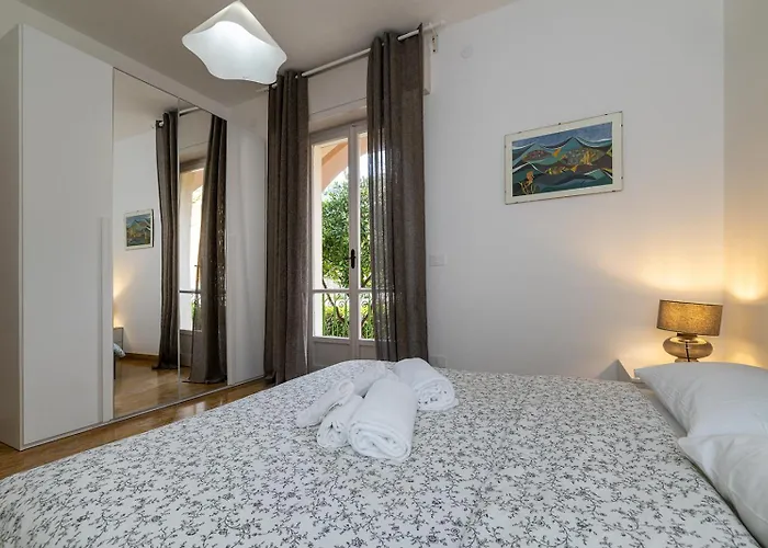 Casa Lella Con Giardino E Parcheggio Privato Finale Ligure